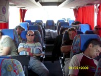Interno pullman ore 6,30, Stefano gia' pensa alla formazione..